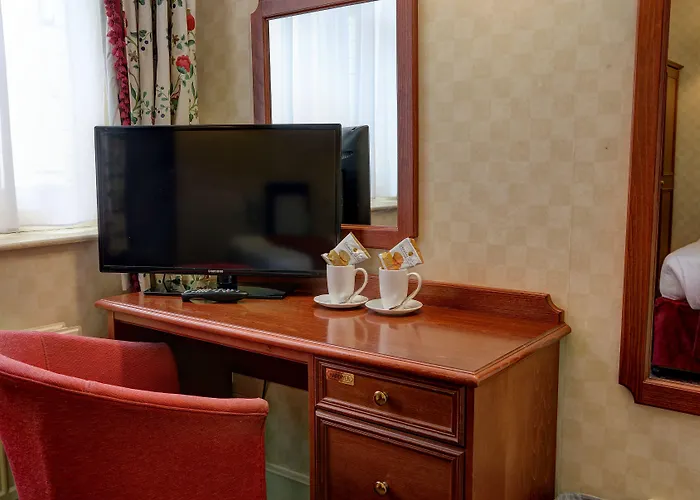 Отель Midland 3*